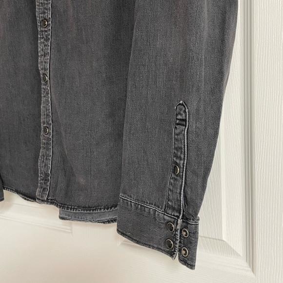 Gap 1969 denim western shirt, size L. - Picture 4 of 10